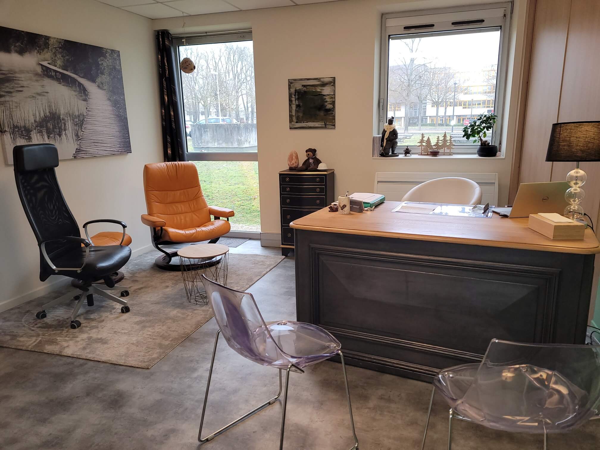 photo du bureau de claude-marchand